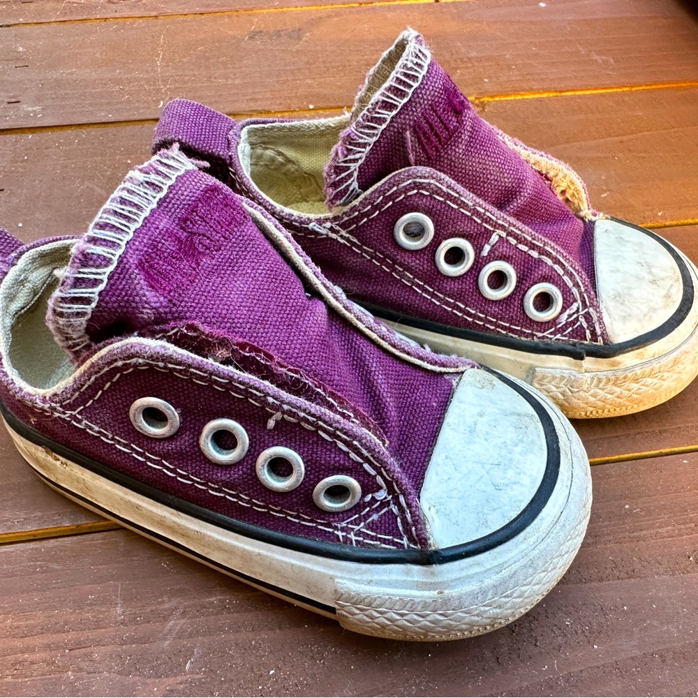 Converse Toddler Sneakers Size 3T Purple Velcro closure!